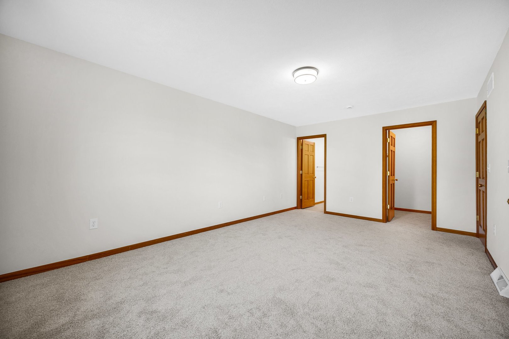 109 E Lake Court B Property Photo 17