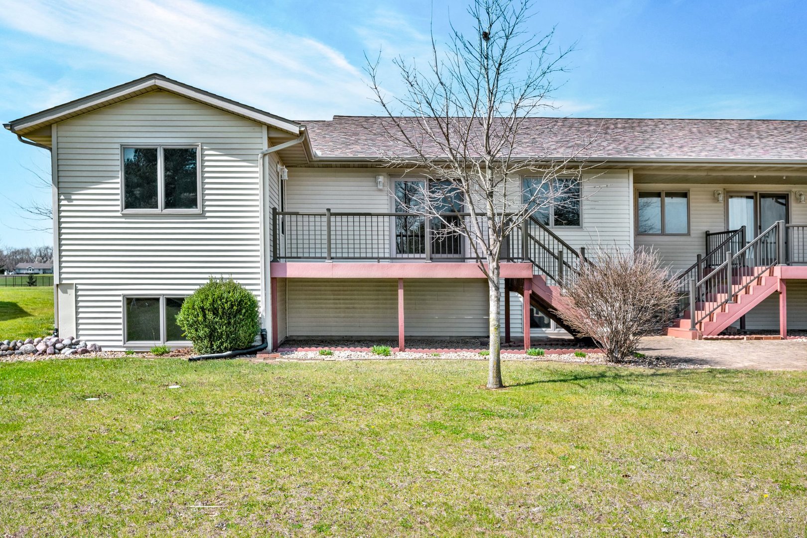 109 E Lake Court B Property Photo 27