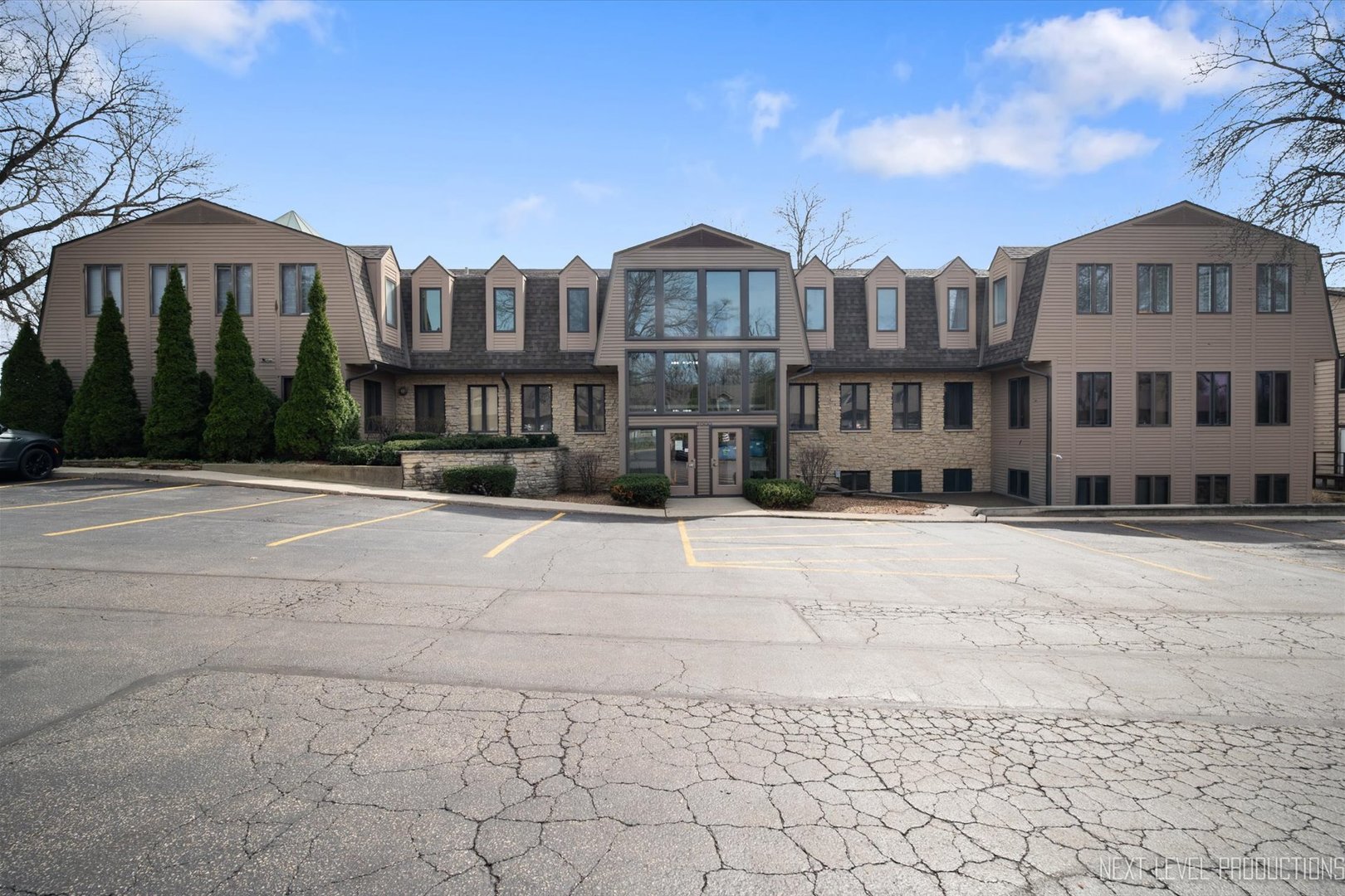 2000 Larkin Avenue 102-103 Property Photo 1