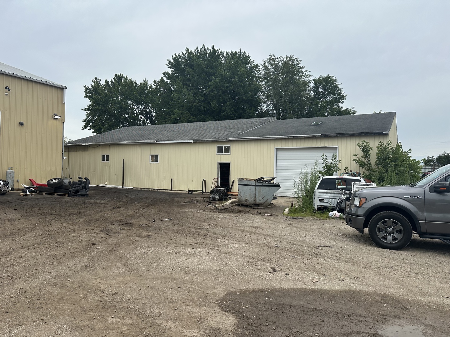 500 E Railroad Avenue Property Photo 2