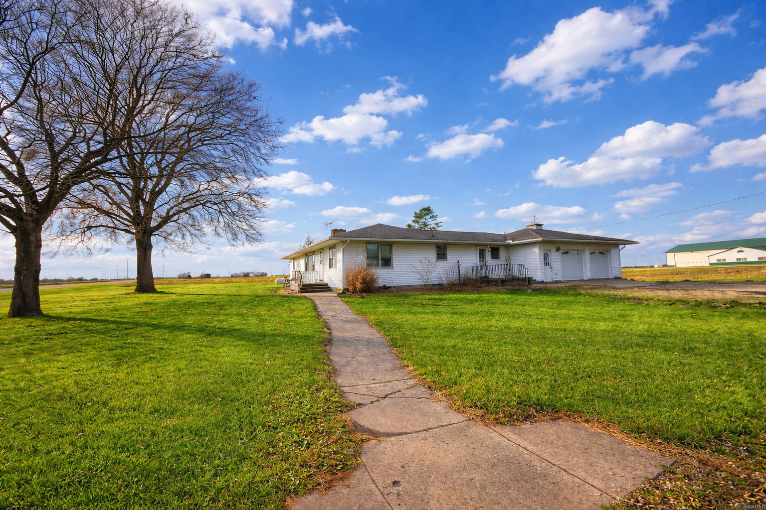 16353 2300 North Avenue Property Photo 3