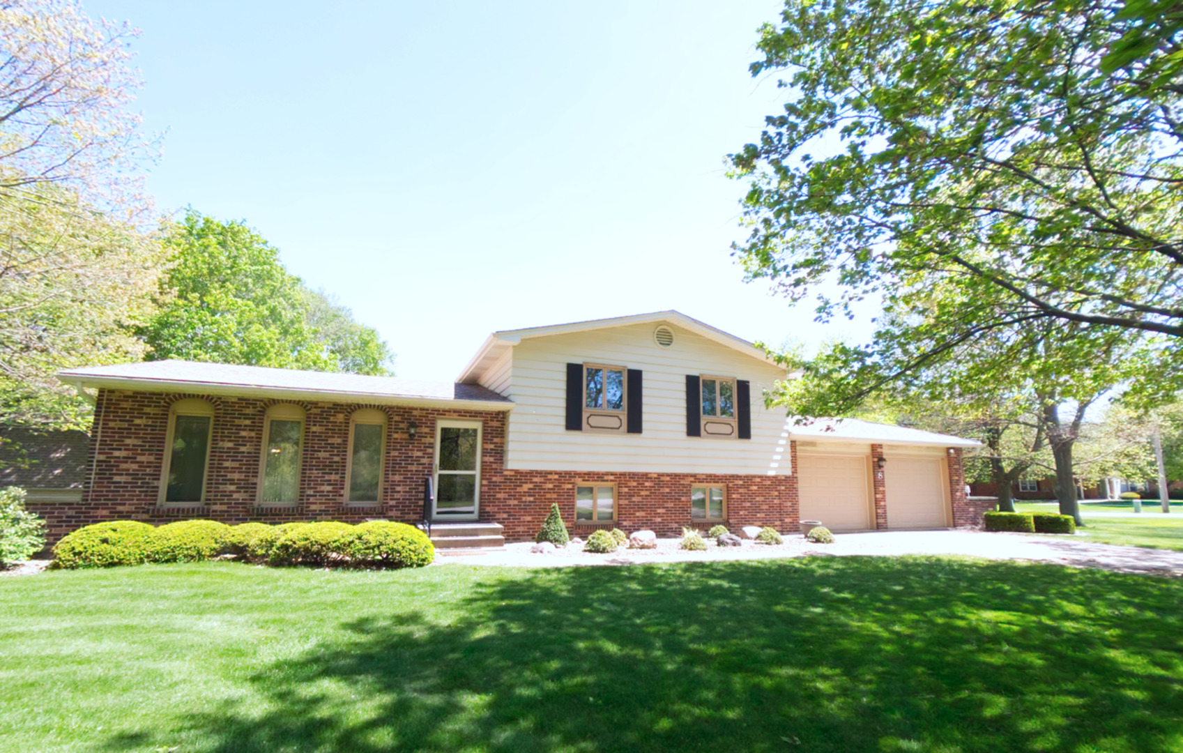 8 Hawthorne Drive Property Photo 1