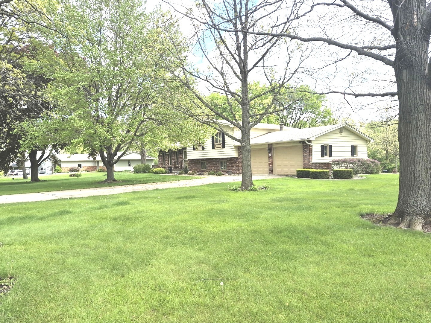 8 Hawthorne Drive Property Photo 2
