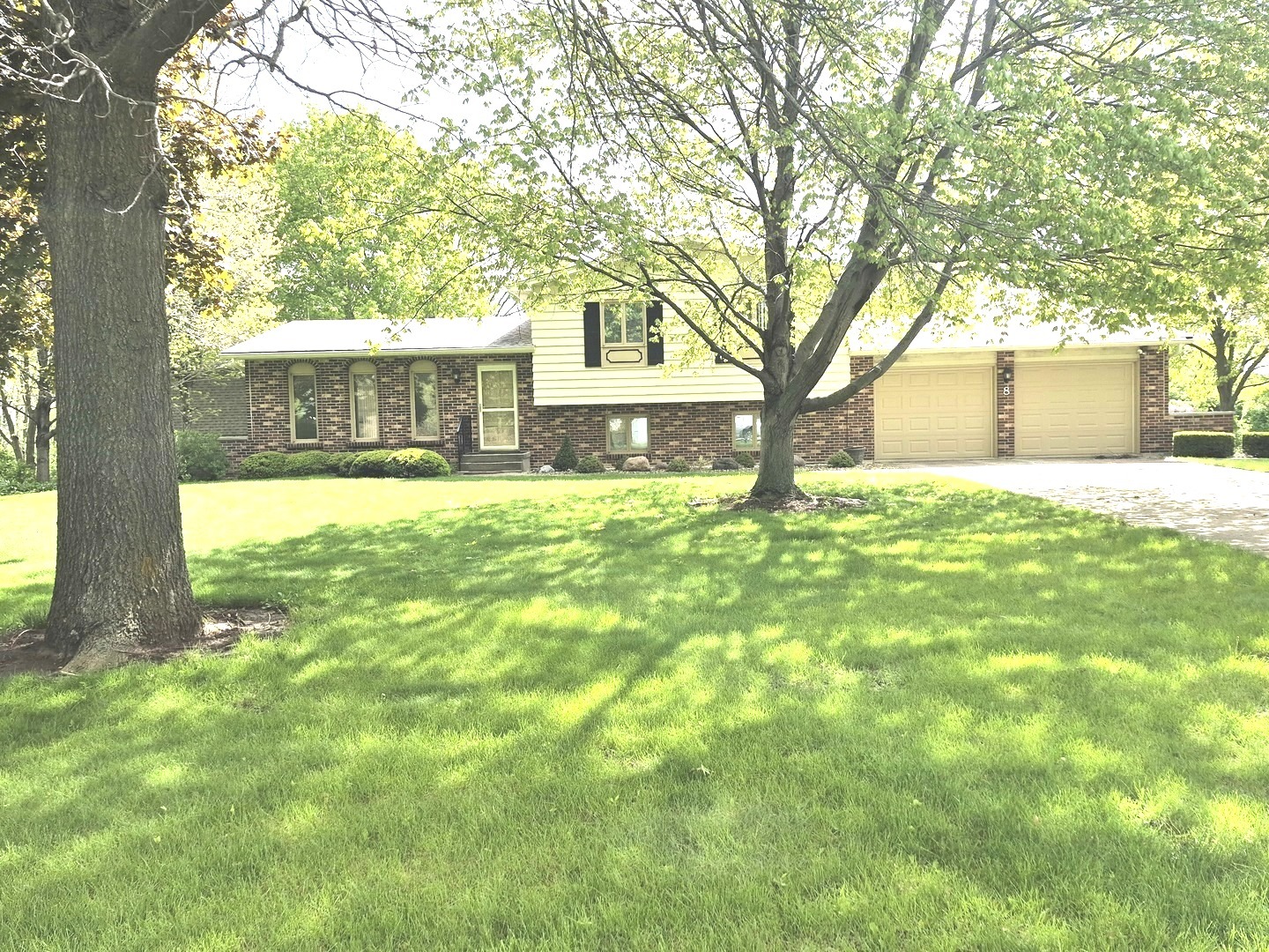 8 Hawthorne Drive Property Photo 3