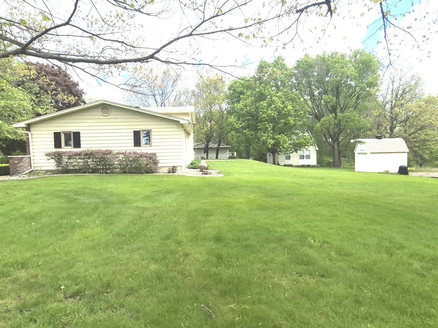 8 Hawthorne Drive Property Photo 4