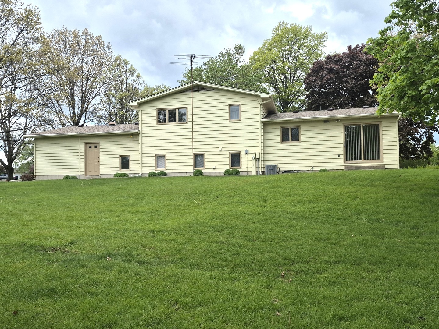 8 Hawthorne Drive Property Photo 6