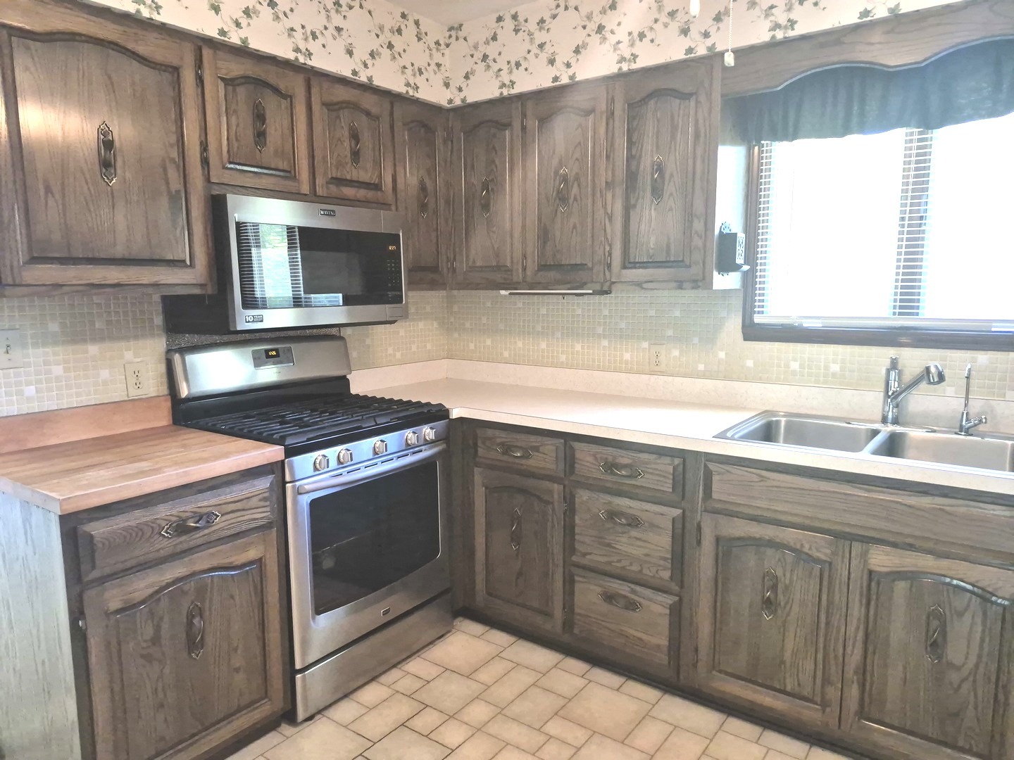 8 Hawthorne Drive Property Photo 10