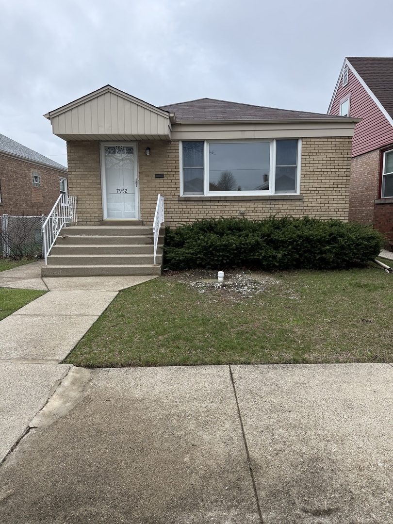 7952 S Trumbull Avenue Property Photo 1