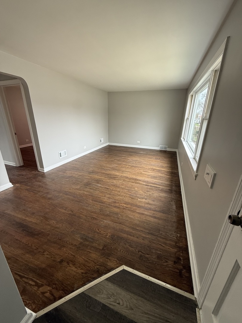7952 S Trumbull Avenue Property Photo 3