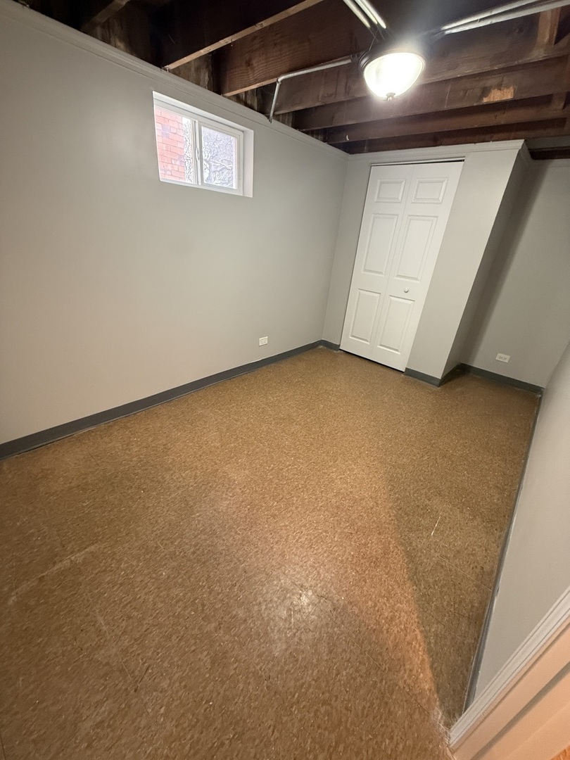 7952 S Trumbull Avenue Property Photo 7