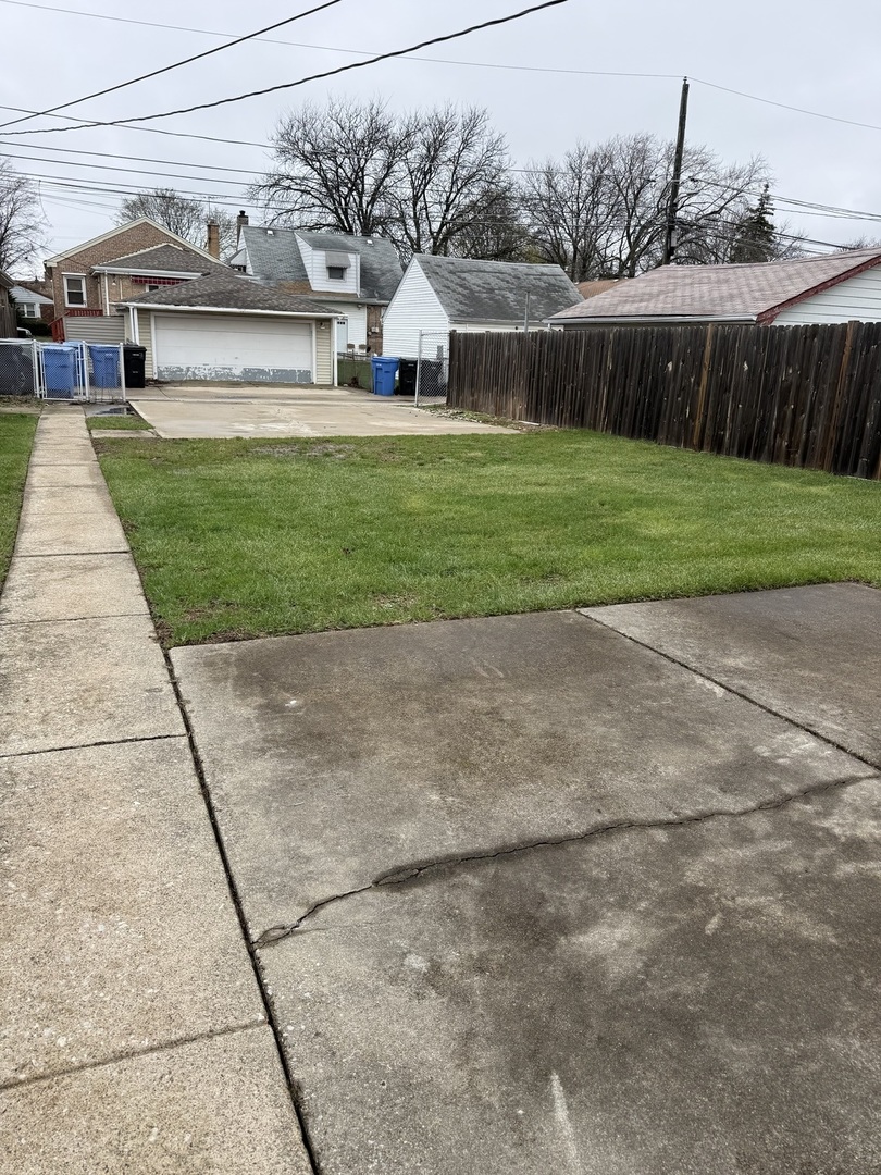 7952 S Trumbull Avenue Property Photo 12