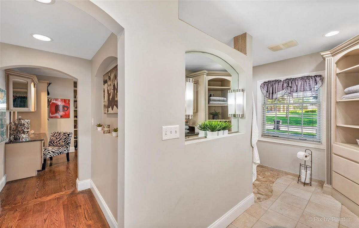 240 S Mchenry Avenue Property Photo 18