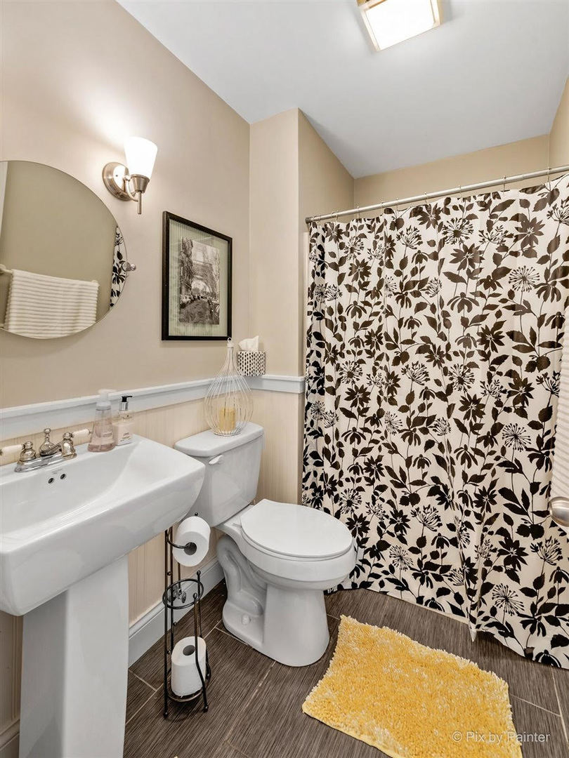 240 S Mchenry Avenue Property Photo 23