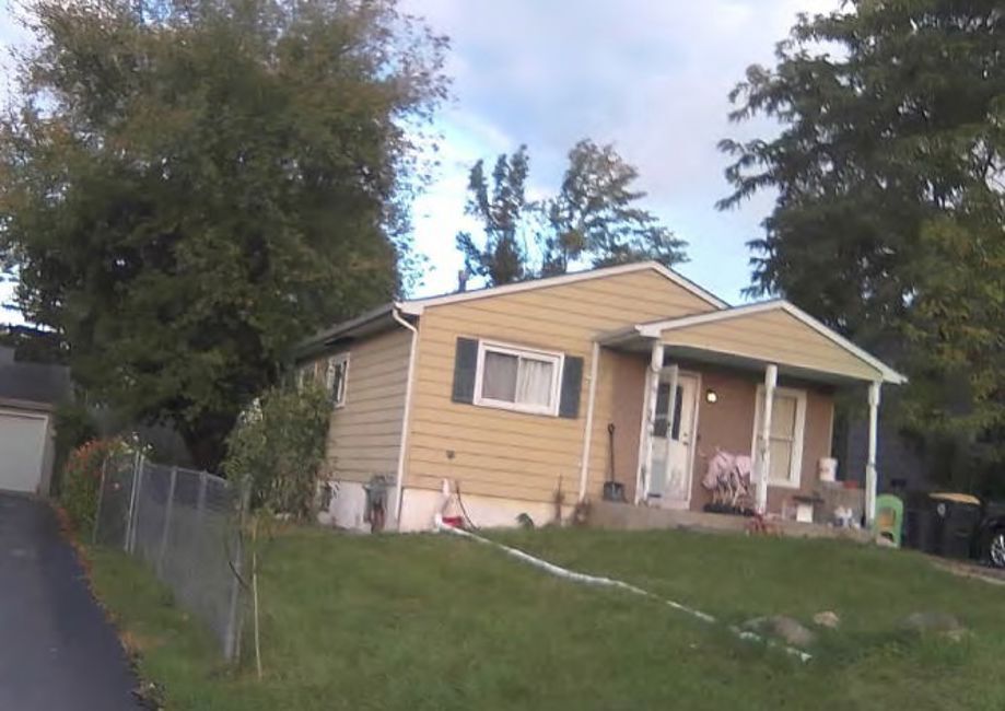 1220 Woodridge Drive Property Photo 2
