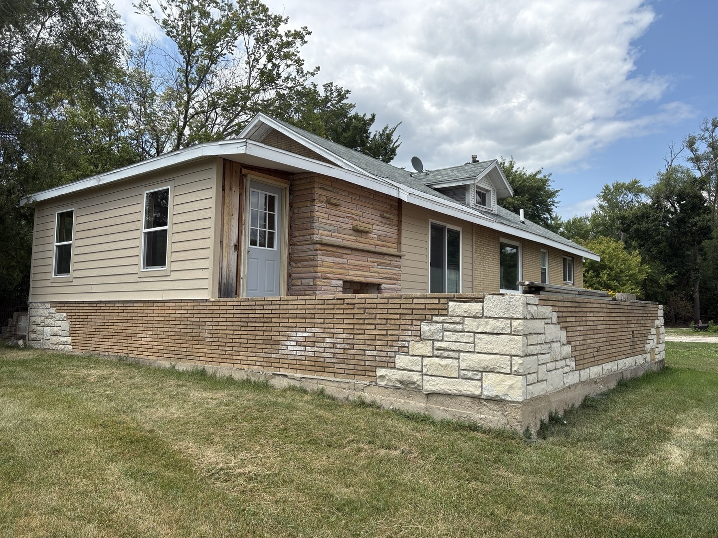 1031 IL Route 173 Highway Property Photo 1