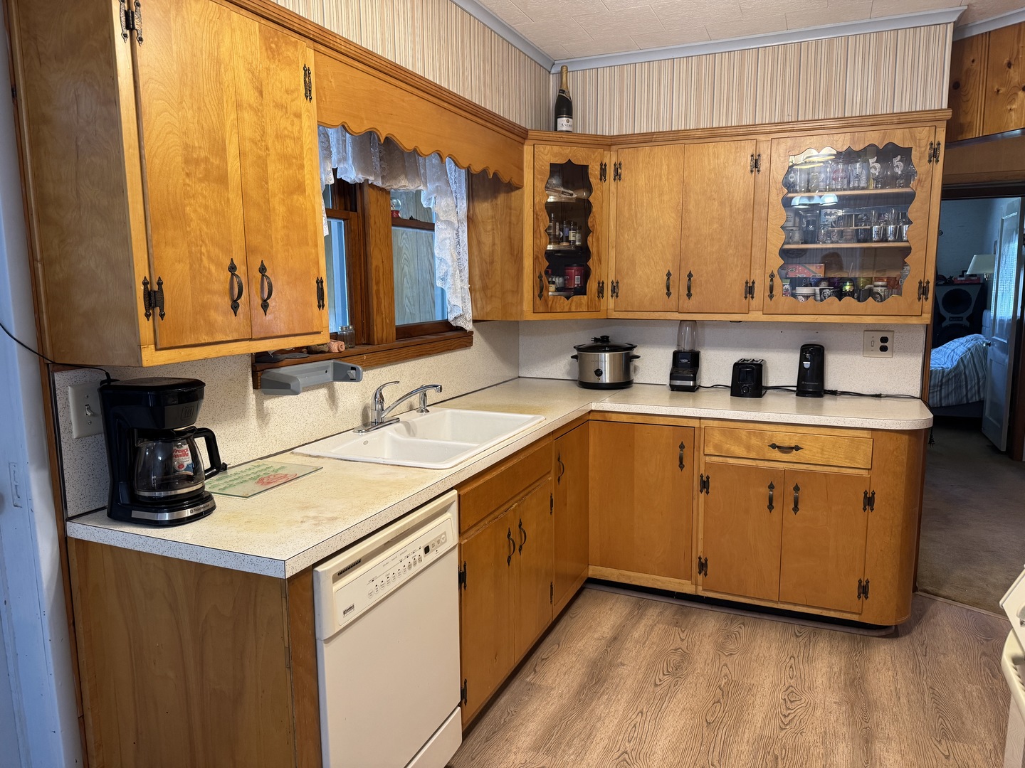 409 S Parkhill Street Property Photo 6