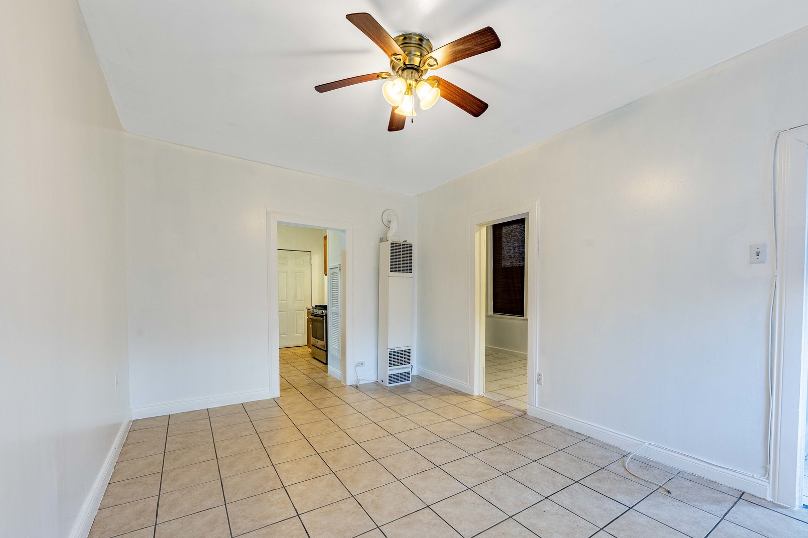 2109 W Cullerton Street Property Photo 4