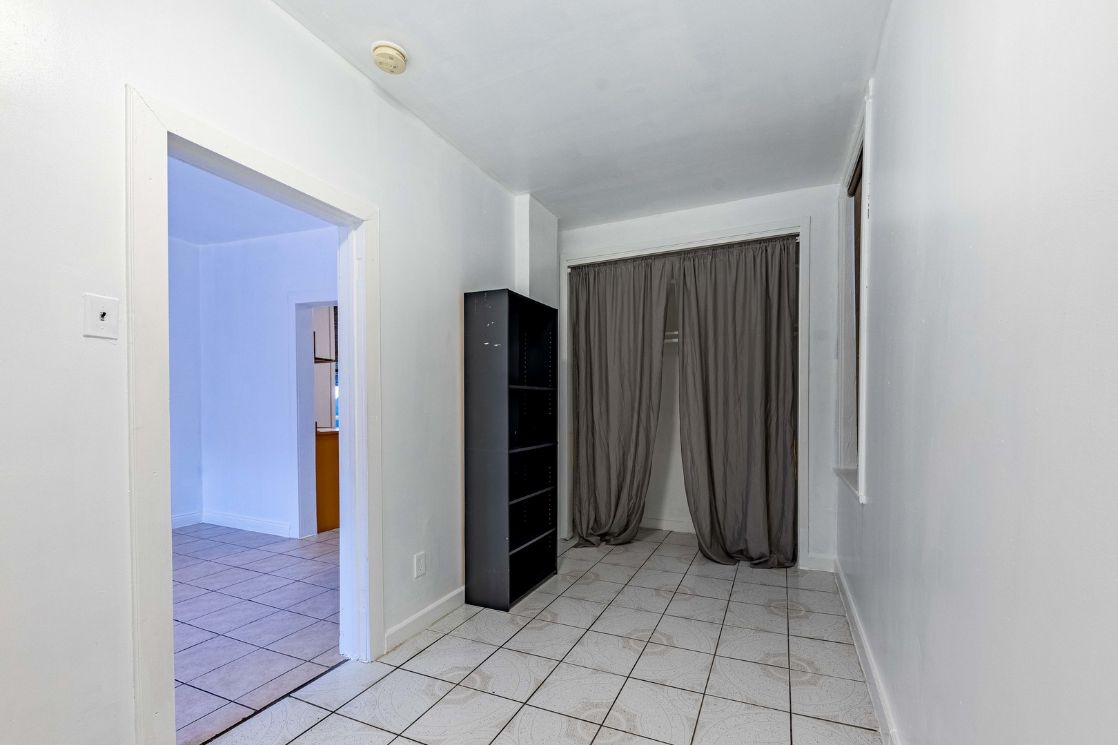 2109 W Cullerton Street Property Photo 6