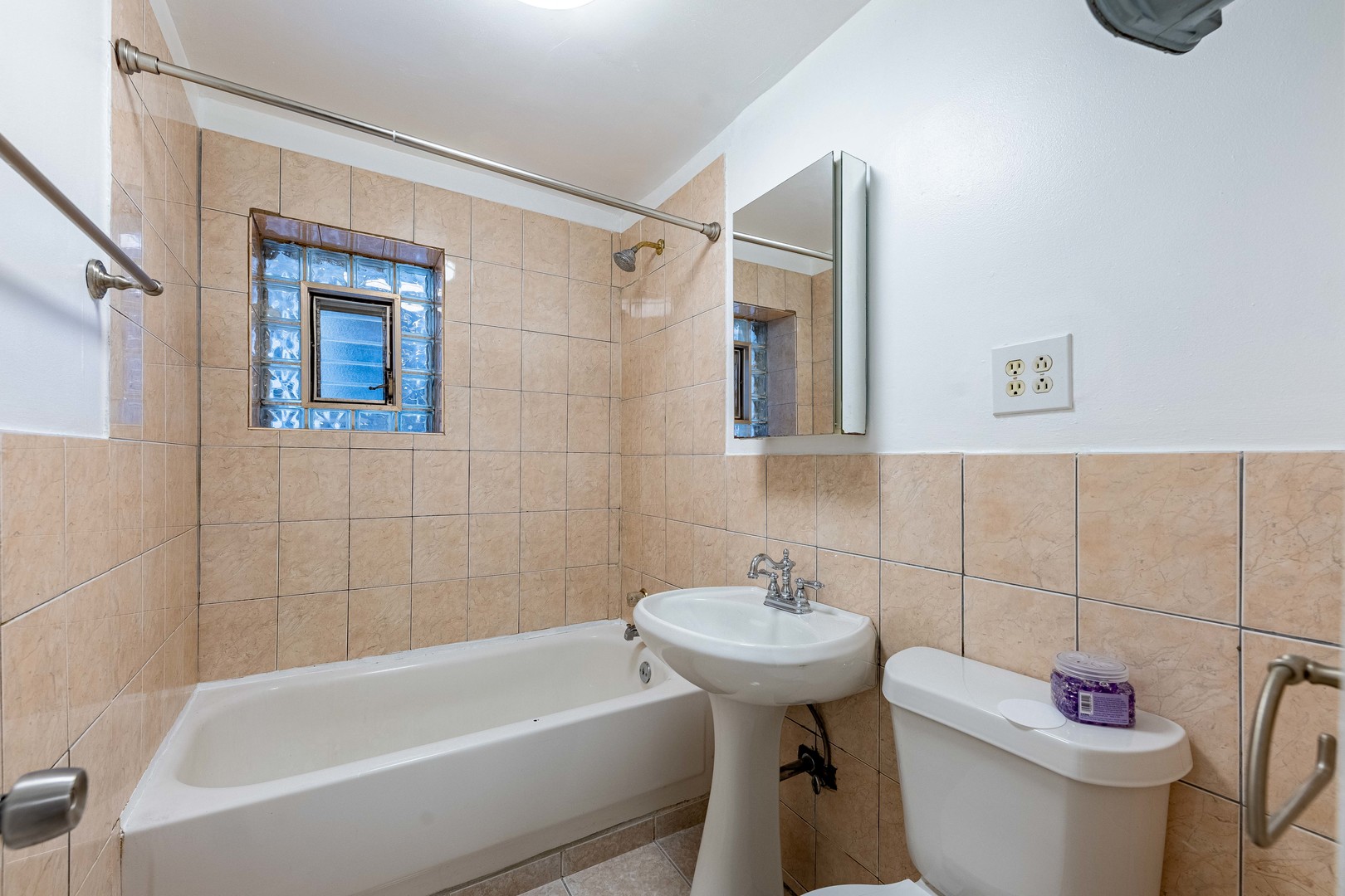 2109 W Cullerton Street Property Photo 7
