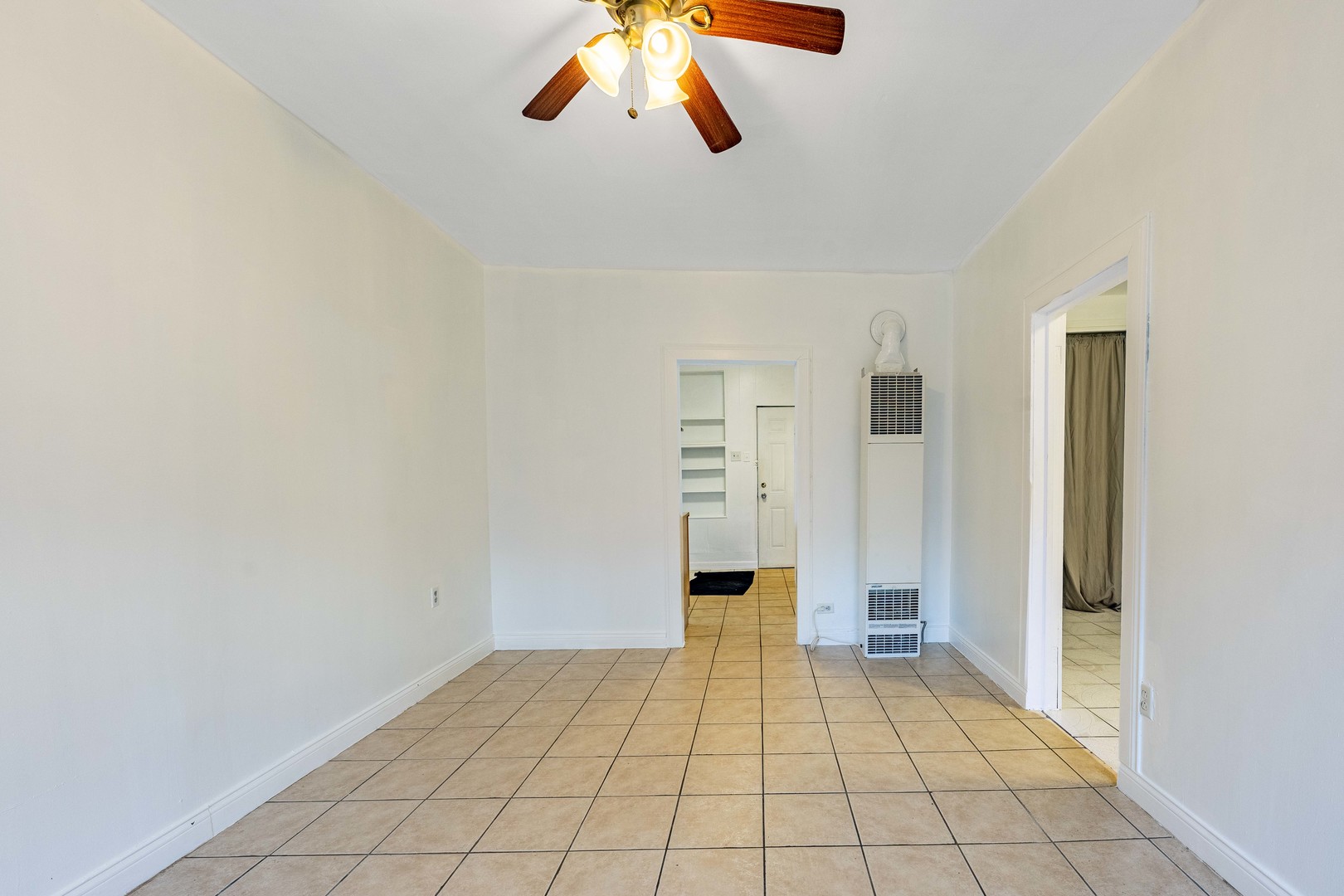 2109 W Cullerton Street Property Photo 8
