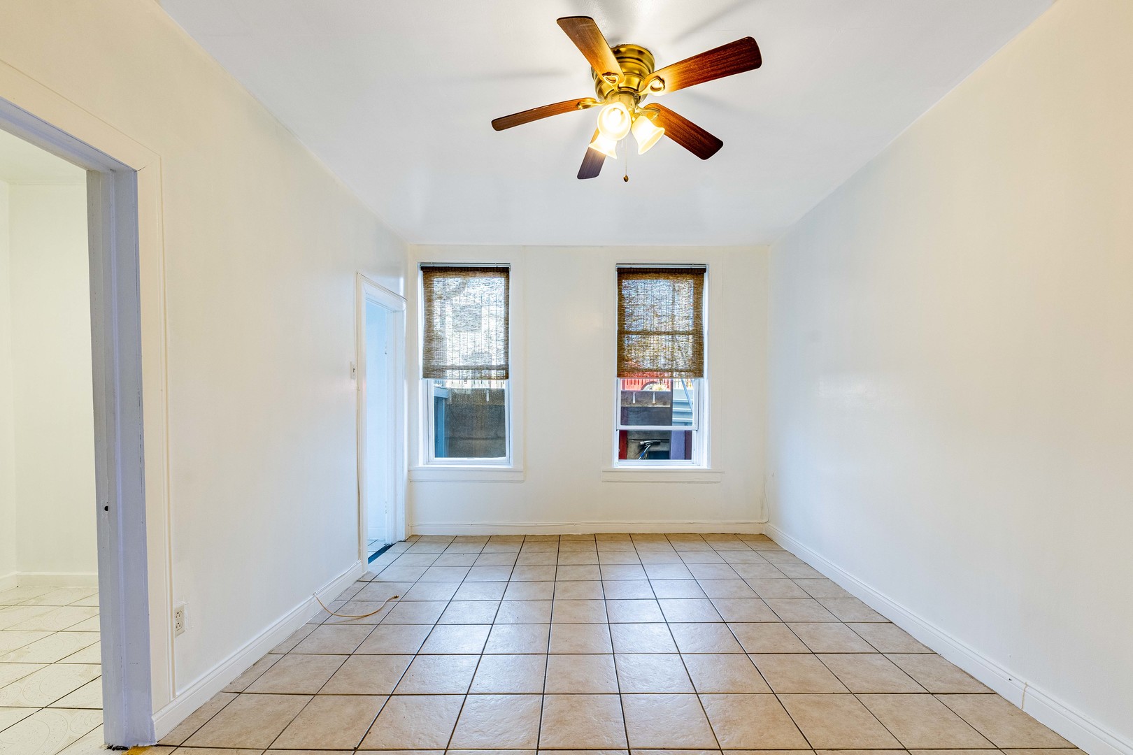 2109 W Cullerton Street Property Photo 9