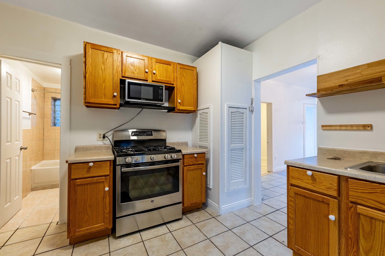2109 W Cullerton Street Property Photo 11
