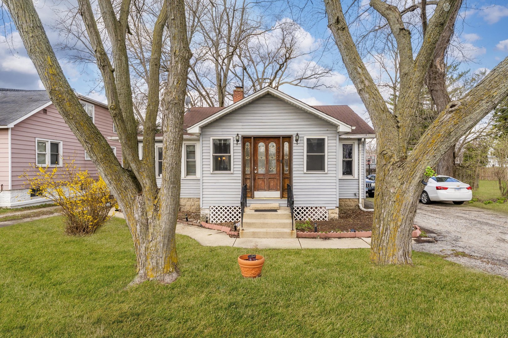4720 Lincoln Avenue Property Photo 1