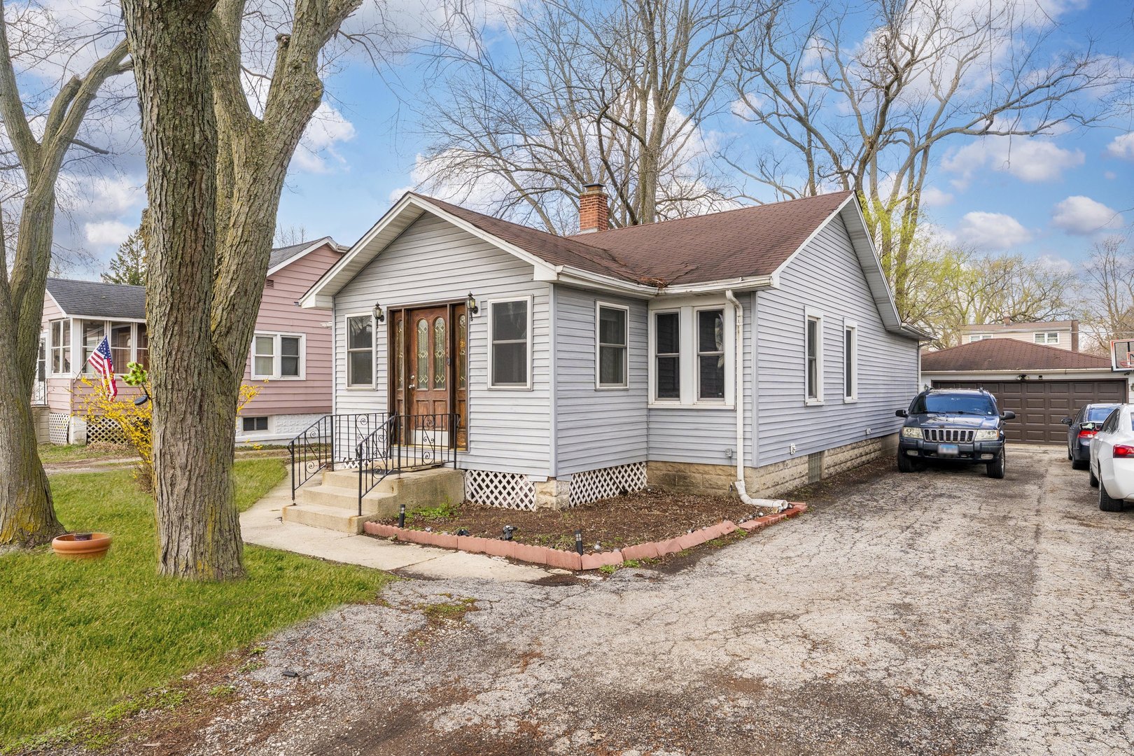 4720 Lincoln Avenue Property Photo 2