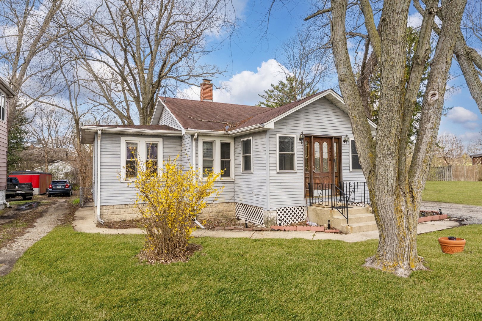 4720 Lincoln Avenue Property Photo 3