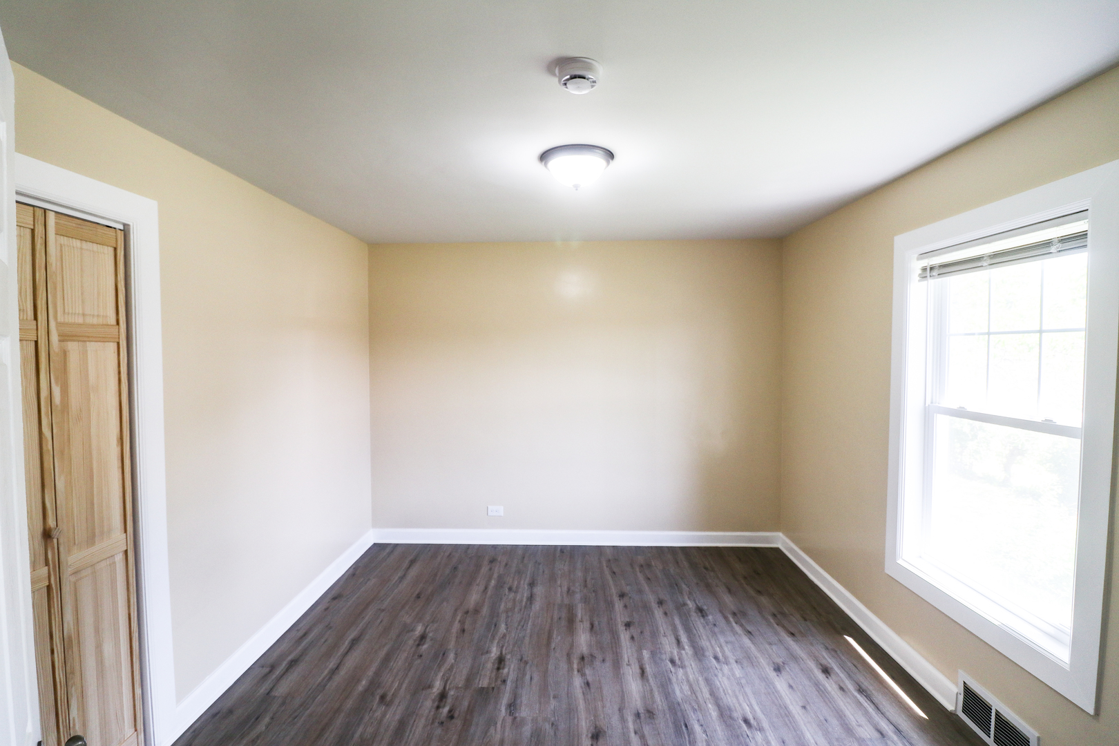 14632 Green Street Property Photo 6