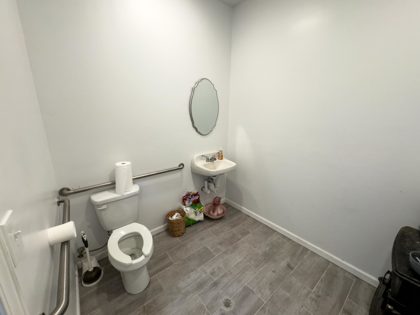 117 W Madison Street Property Photo 11