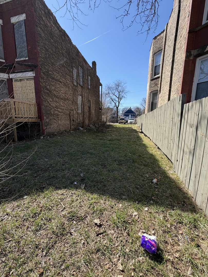 5530 S Carpenter Street Property Photo 1