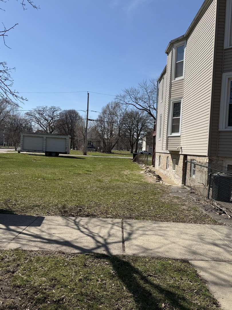 5954 S Carpenter Street Property Photo 1