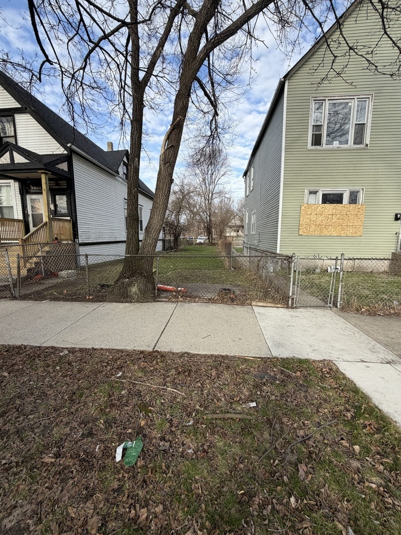 6142 S Carpenter Street Property Photo 1