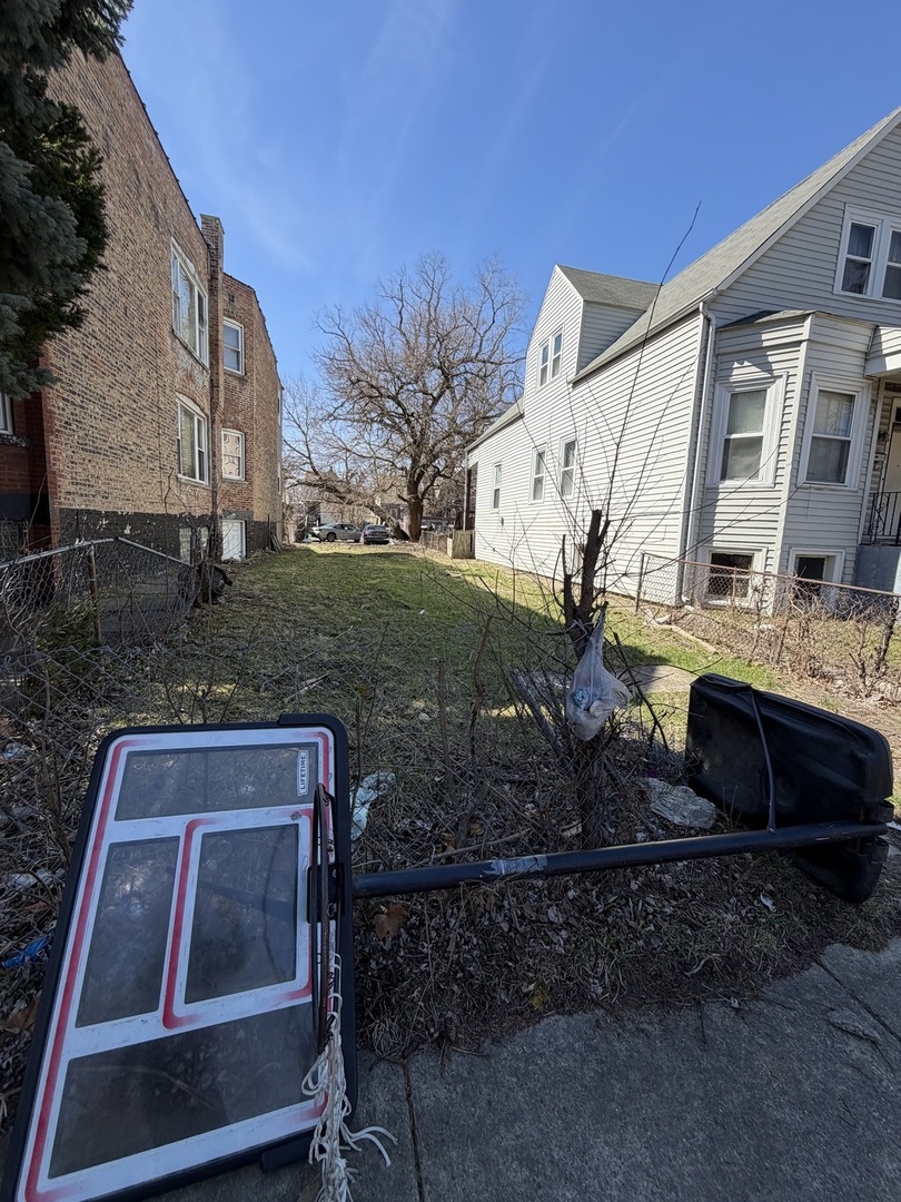 7142 S Carpenter Street Property Photo 1
