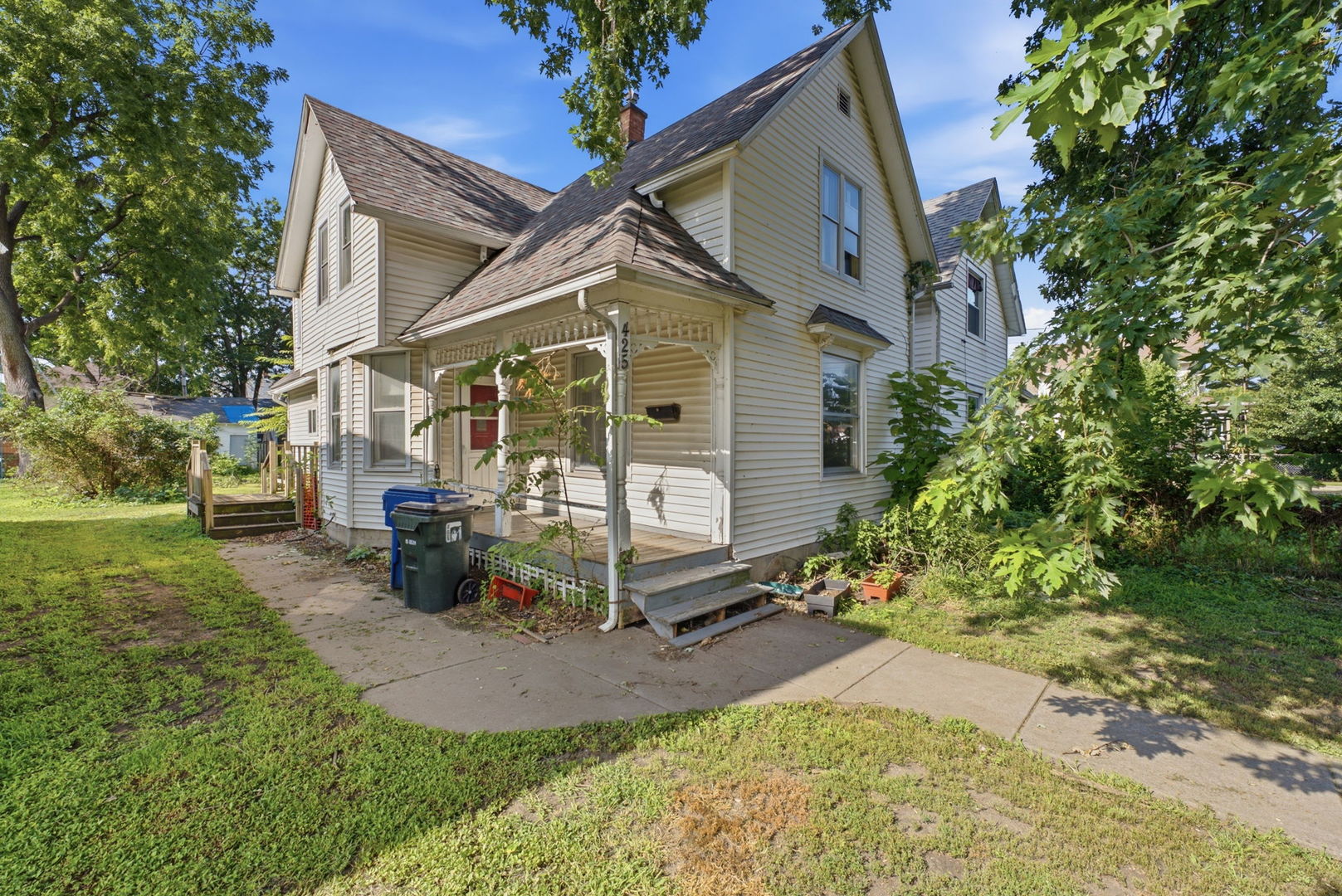 425 W 16th Street Property Photo 1