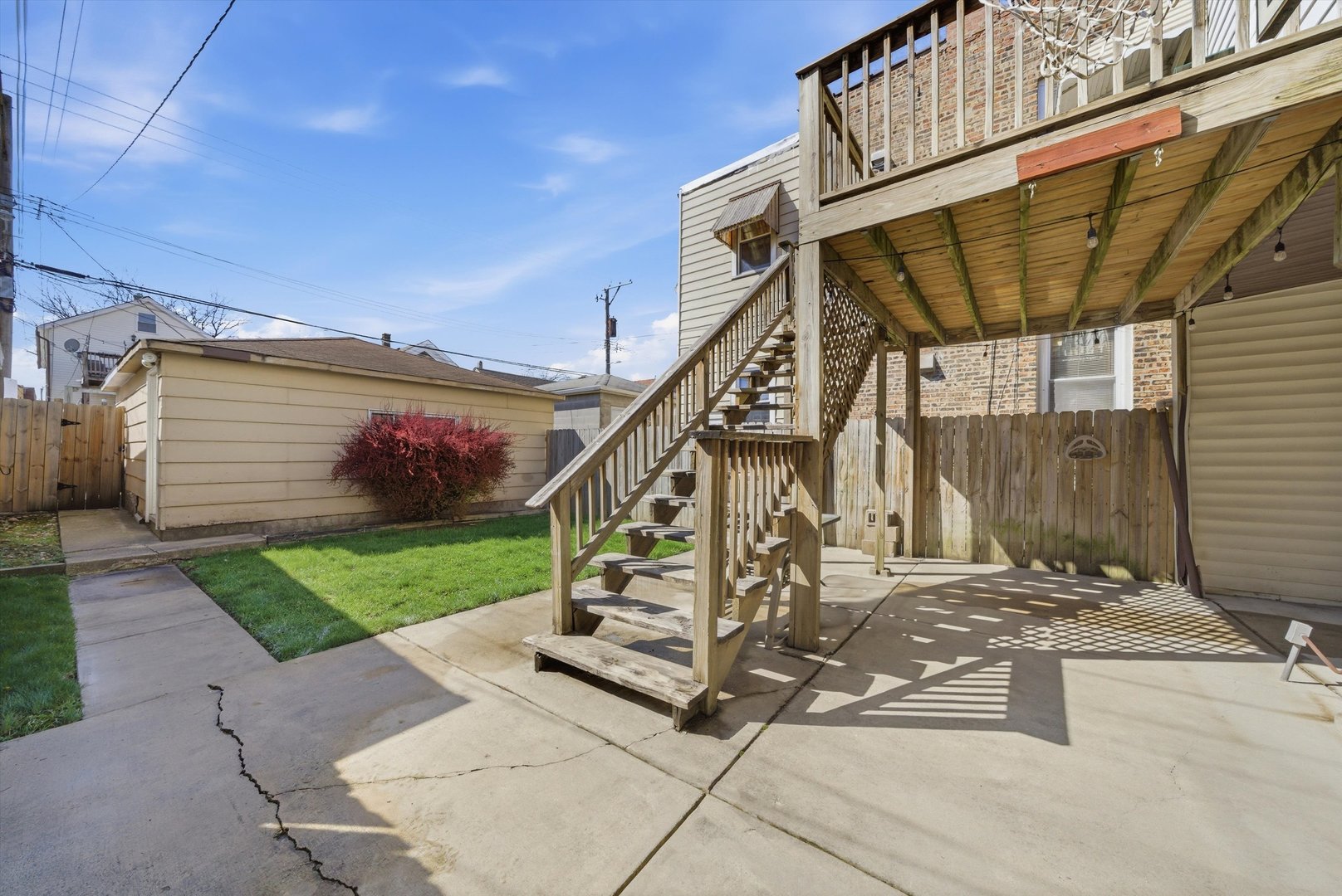 2836 S Union Avenue Property Photo 3