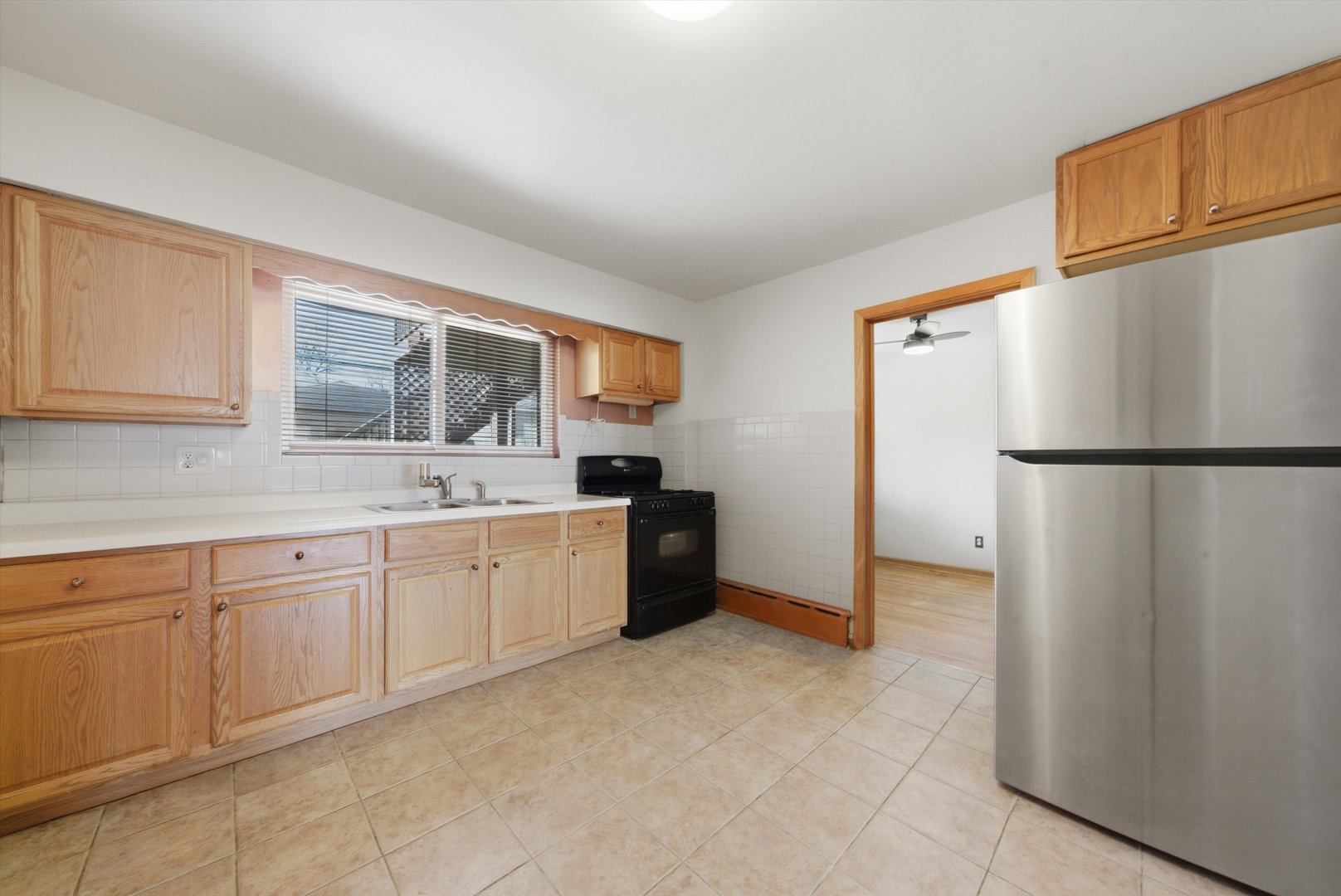 2836 S Union Avenue Property Photo 4