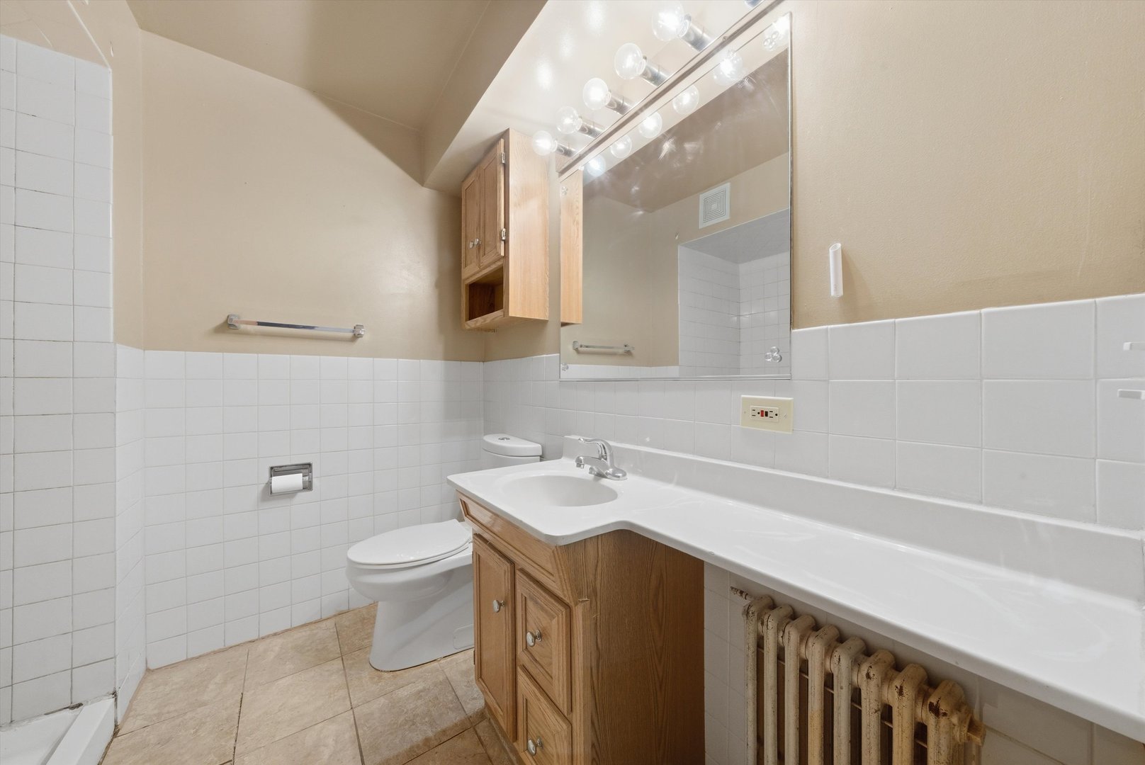 2836 S Union Avenue Property Photo 7
