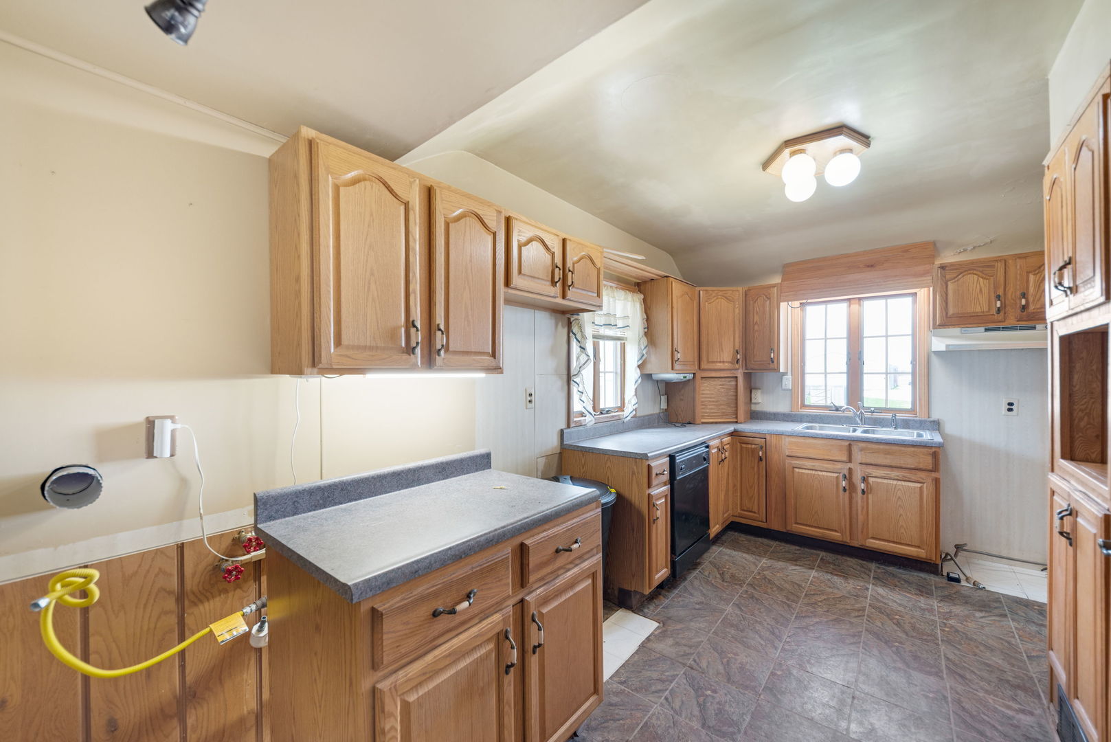 105 Seiler Street Property Photo 7