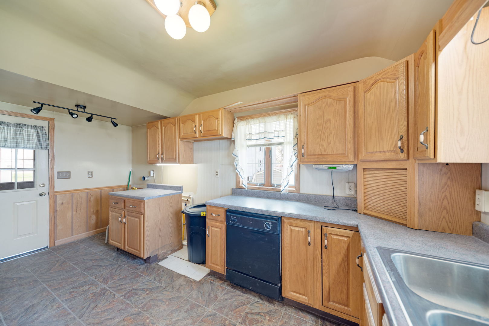 105 Seiler Street Property Photo 10