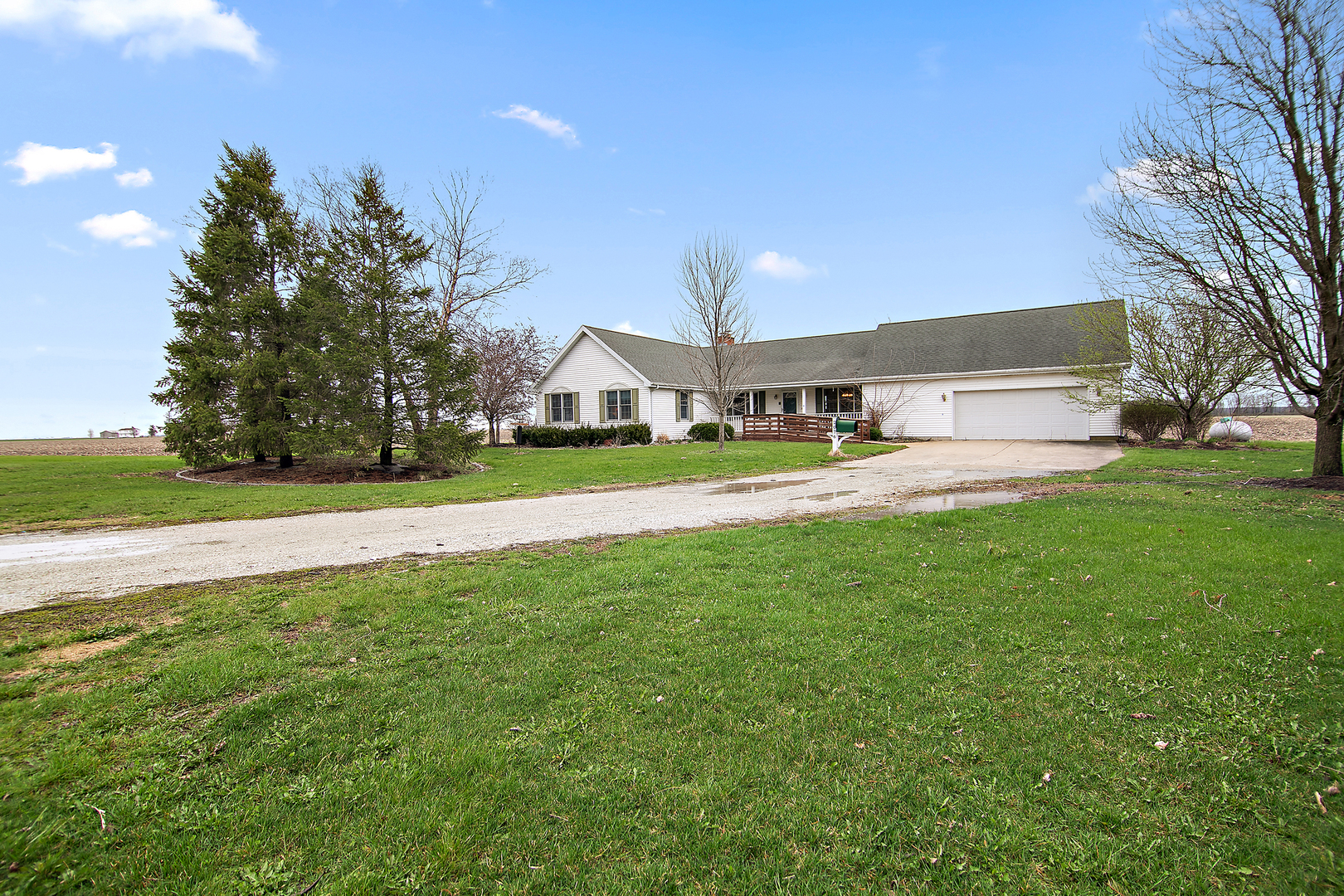 2078 N 1100 Road