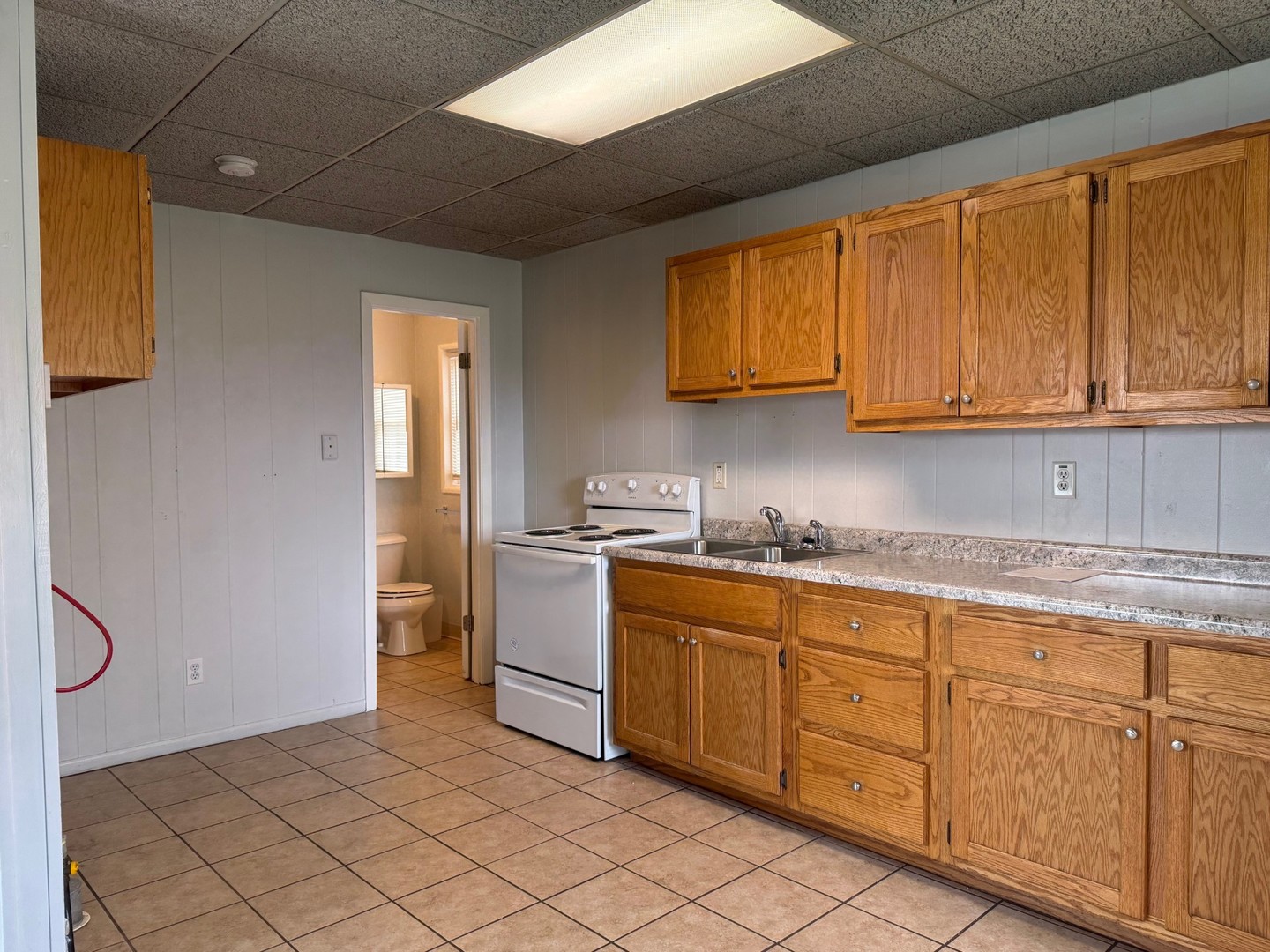 826 N Spalding Street Property Photo 4