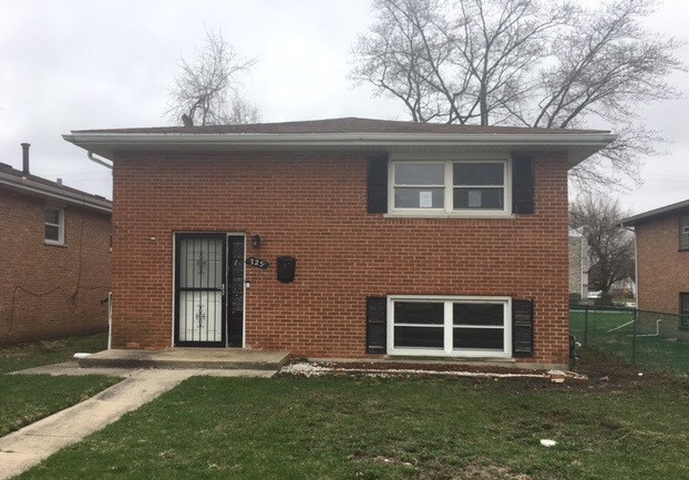 725 E 152nd Street Property Photo 1