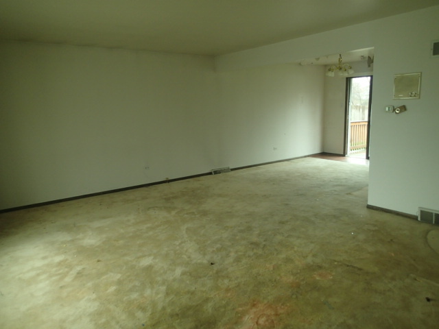 10363 S 84th Avenue Property Photo 2