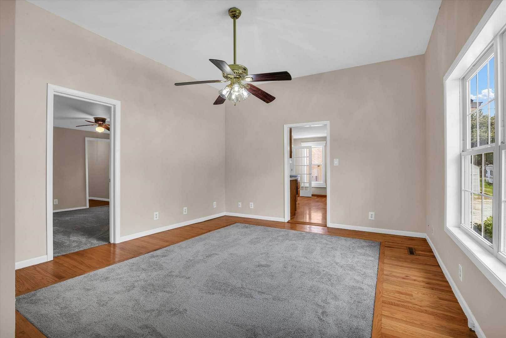 464 S Independence Street Property Photo 8