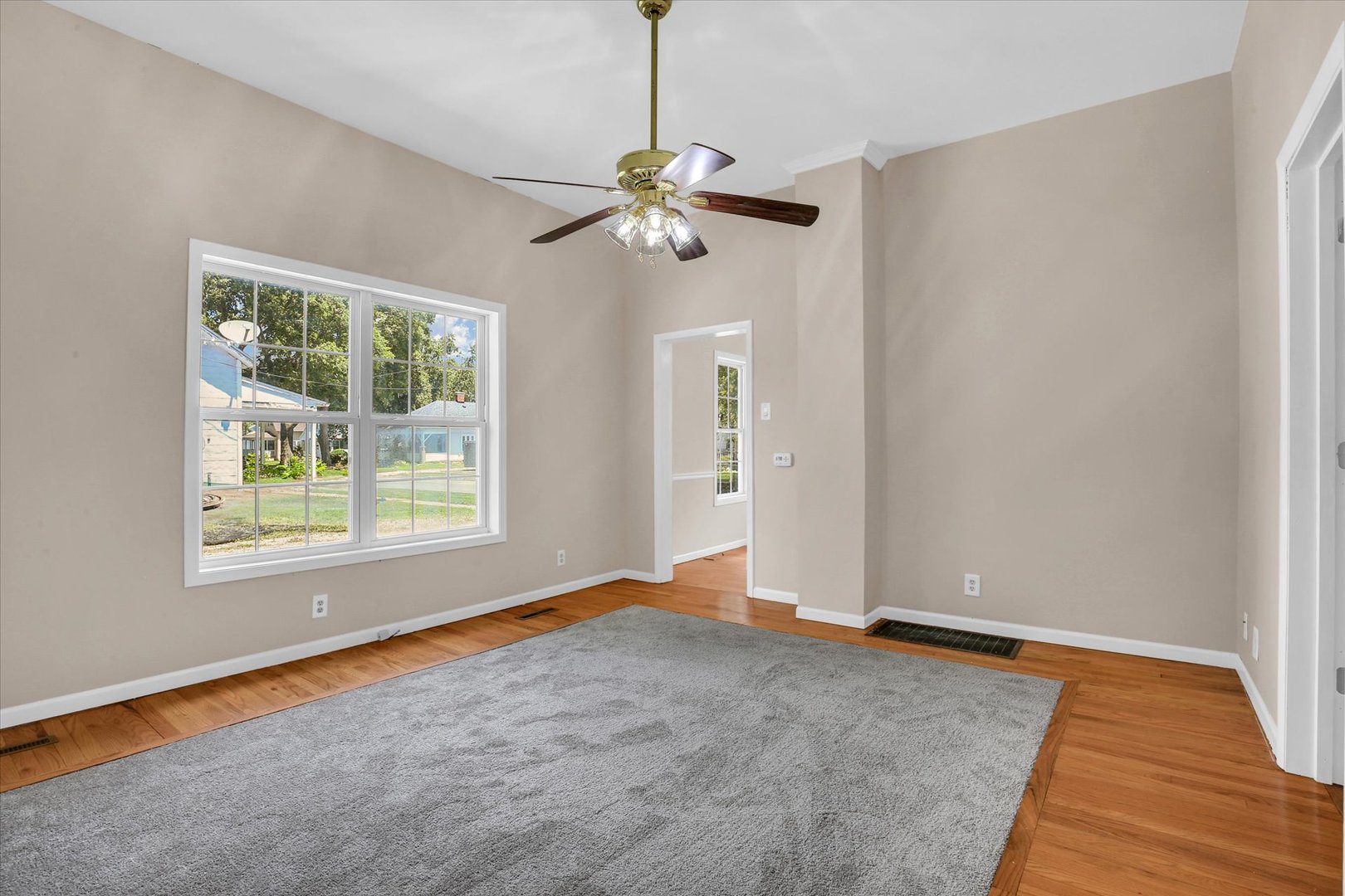 464 S Independence Street Property Photo 9