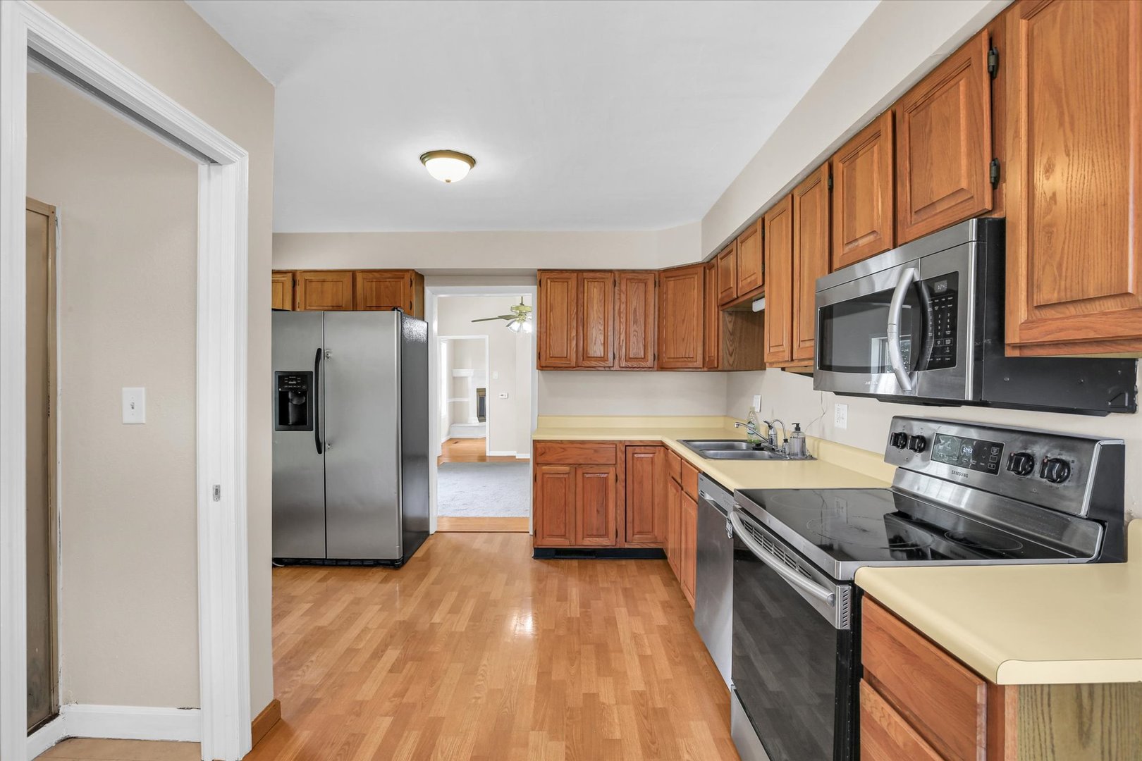 464 S Independence Street Property Photo 12