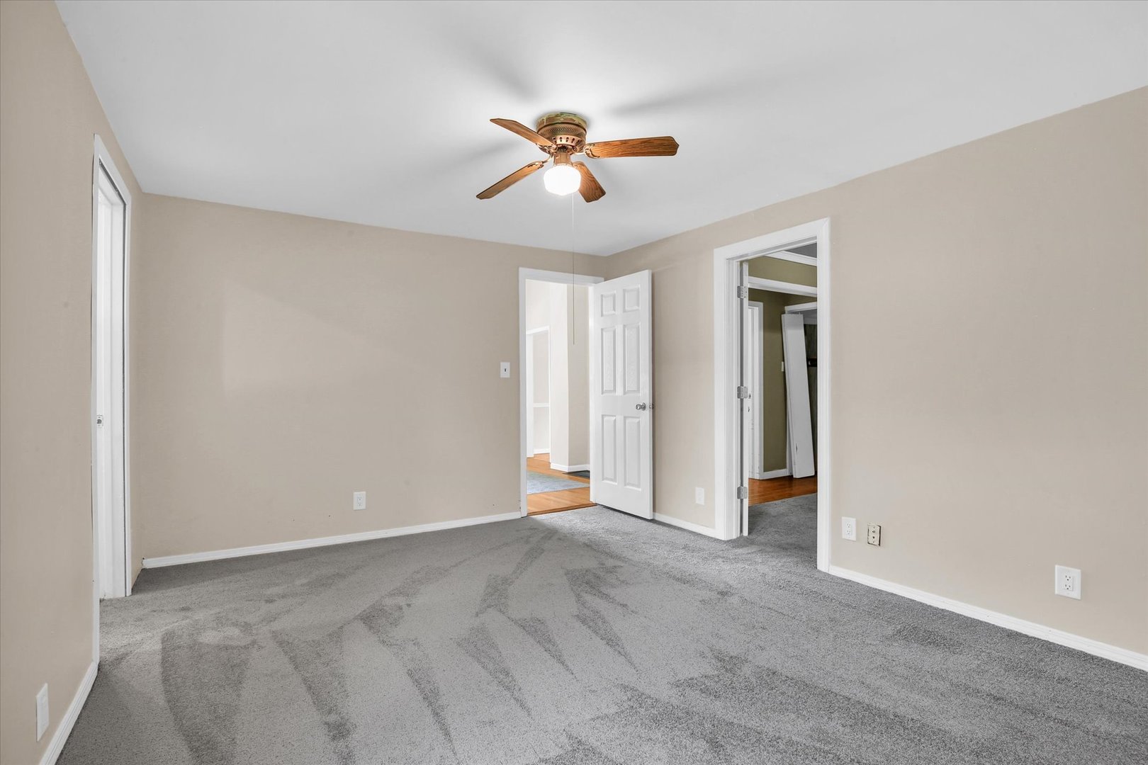 464 S Independence Street Property Photo 15