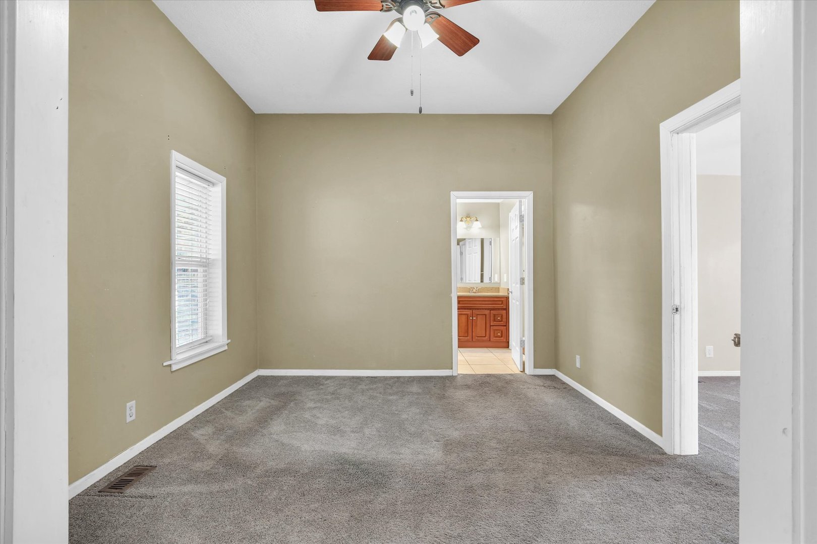 464 S Independence Street Property Photo 19